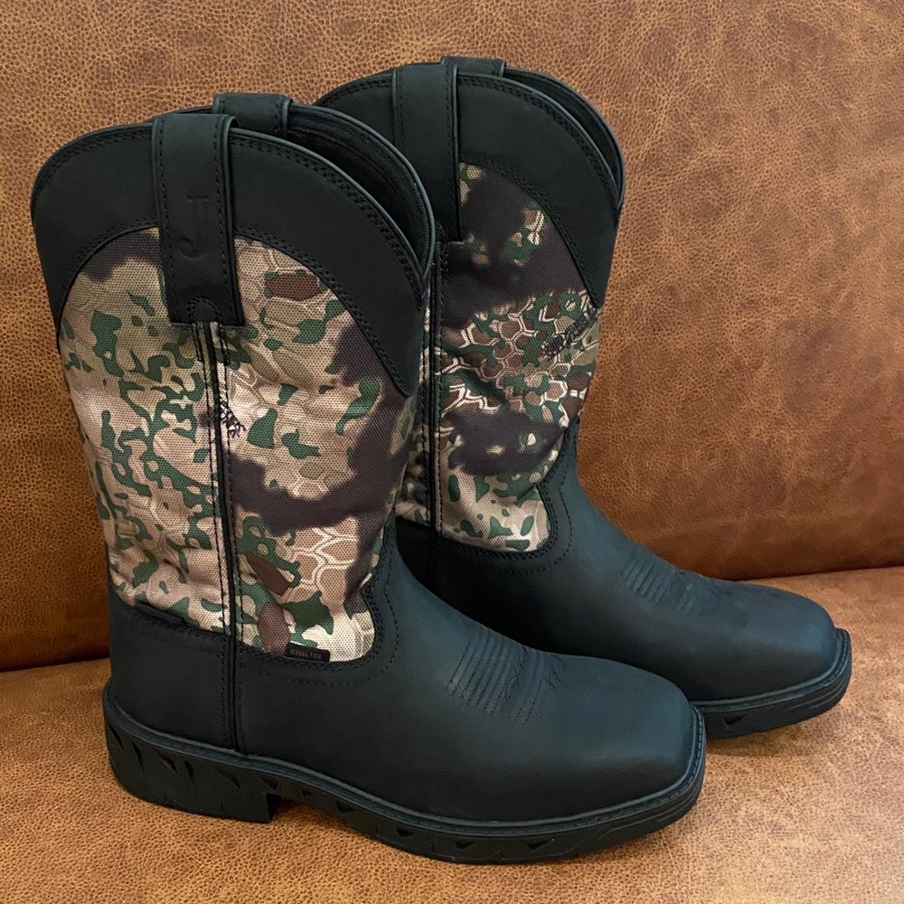 Justin brand men’s work boots. Size 9